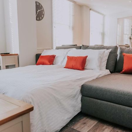 Cavendish House With Secure, Allocated Parking, 2 Mins Walk From Windsor Castle Kültér fotó