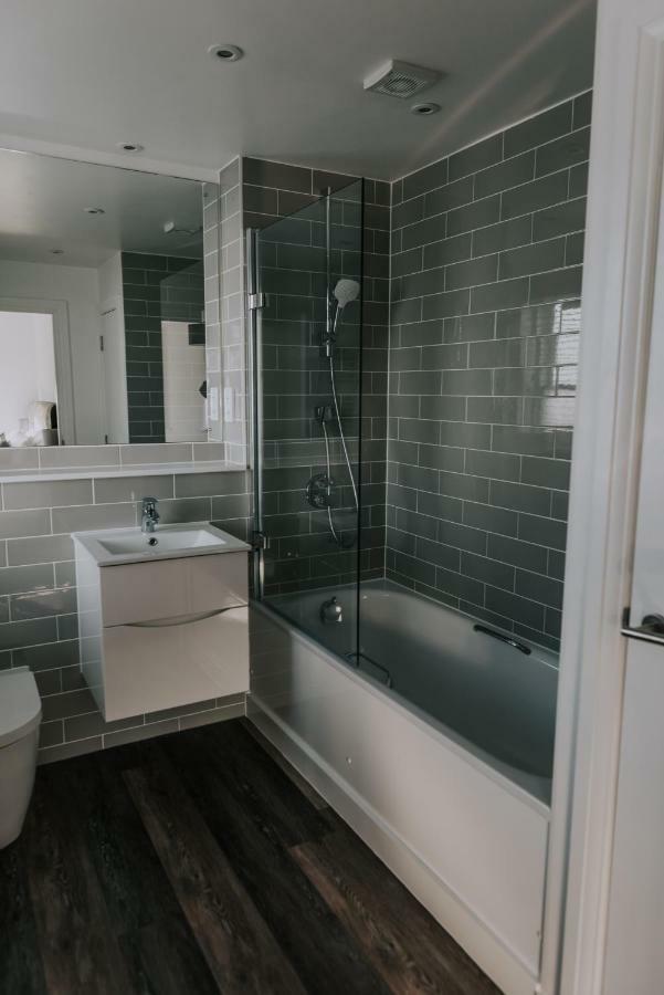 Cavendish House With Secure, Allocated Parking, 2 Mins Walk From Windsor Castle Kültér fotó