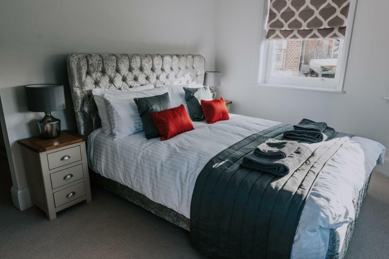 Cavendish House With Secure, Allocated Parking, 2 Mins Walk From Windsor Castle Kültér fotó