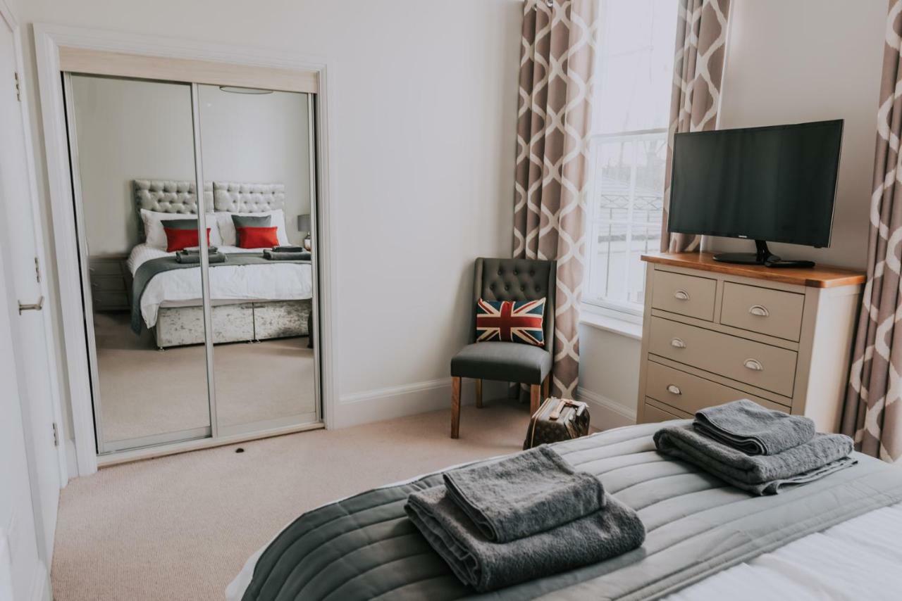 Cavendish House With Secure, Allocated Parking, 2 Mins Walk From Windsor Castle Kültér fotó