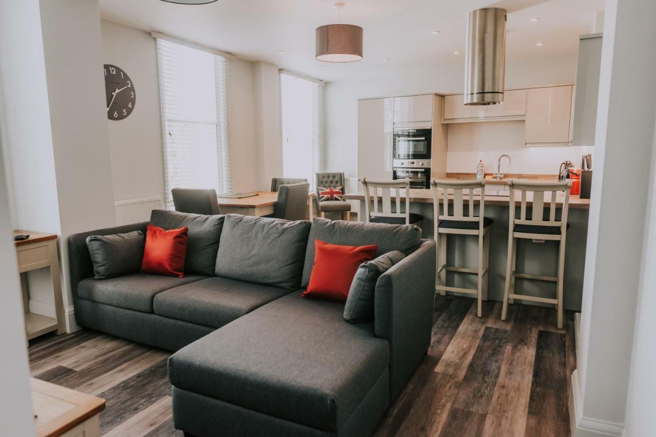 Cavendish House With Secure, Allocated Parking, 2 Mins Walk From Windsor Castle Kültér fotó