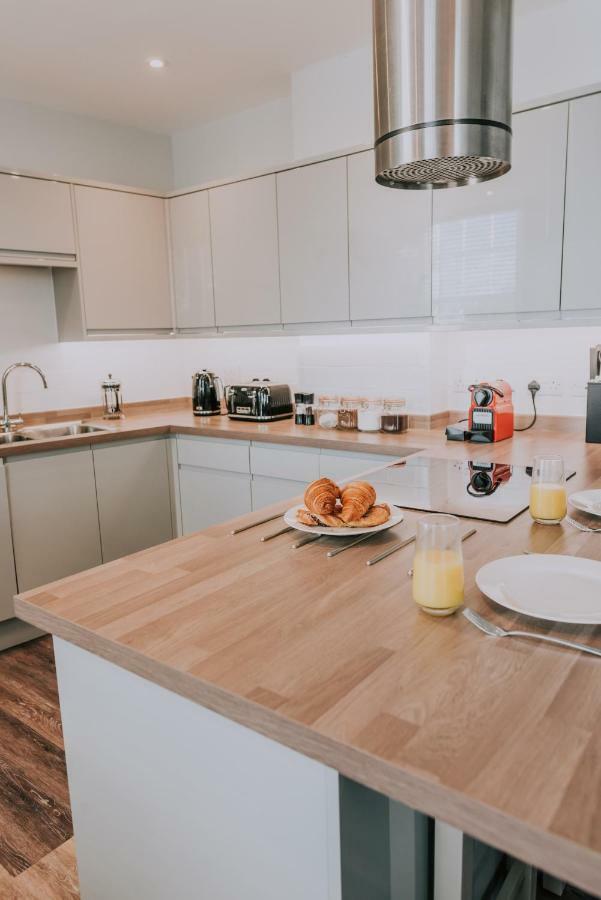 Cavendish House With Secure, Allocated Parking, 2 Mins Walk From Windsor Castle Kültér fotó