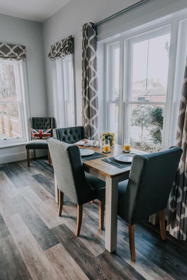Cavendish House With Secure, Allocated Parking, 2 Mins Walk From Windsor Castle Kültér fotó