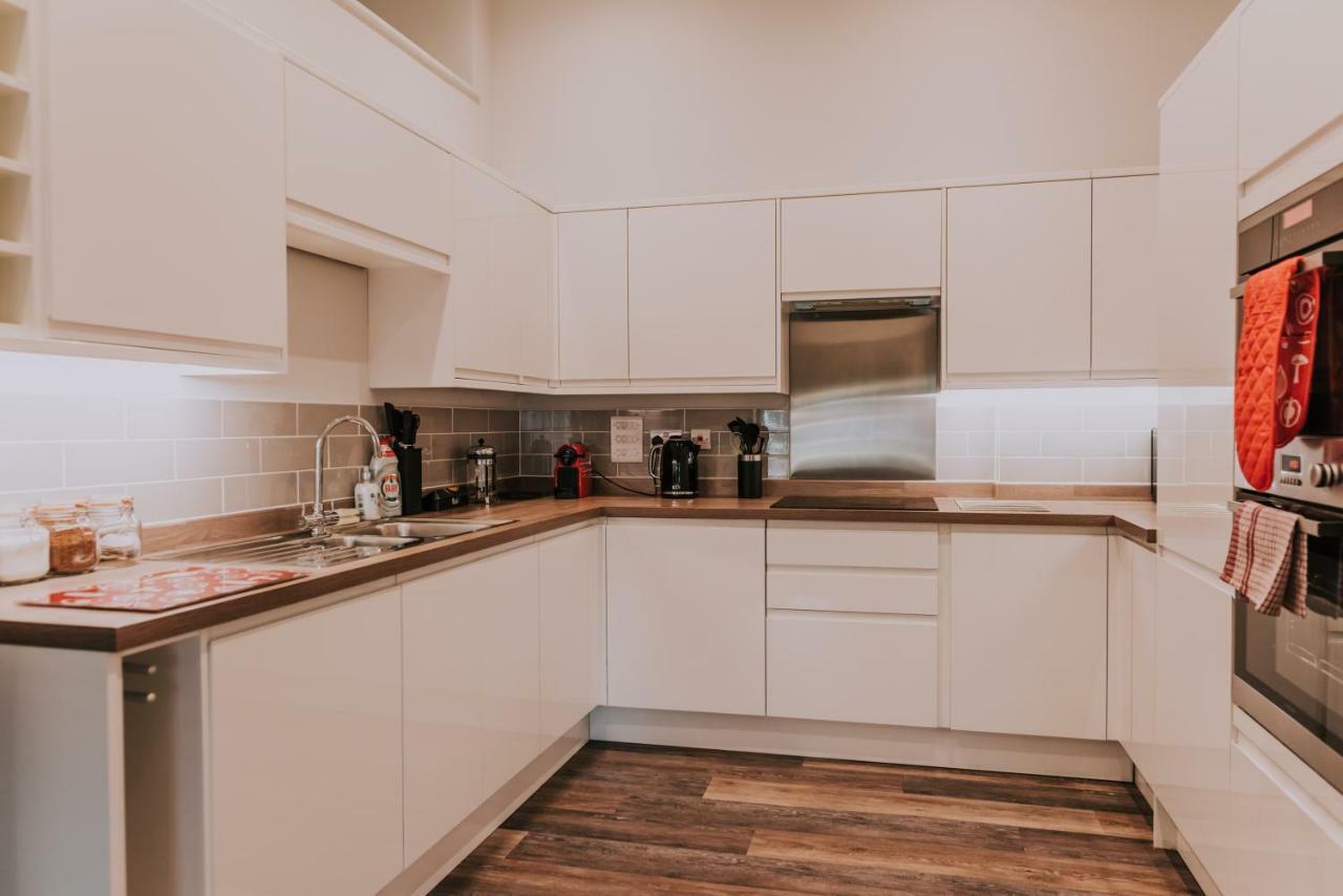 Cavendish House With Secure, Allocated Parking, 2 Mins Walk From Windsor Castle Kültér fotó