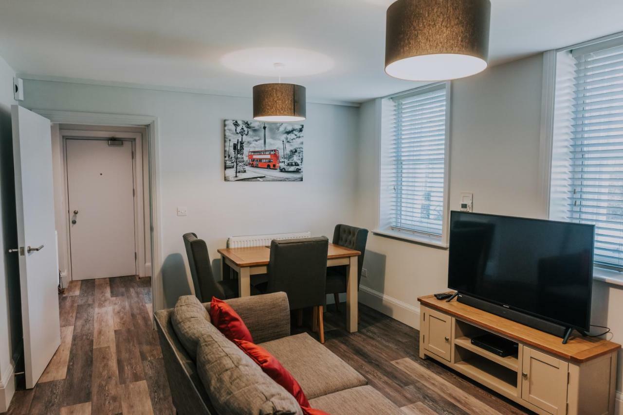 Cavendish House With Secure, Allocated Parking, 2 Mins Walk From Windsor Castle Kültér fotó