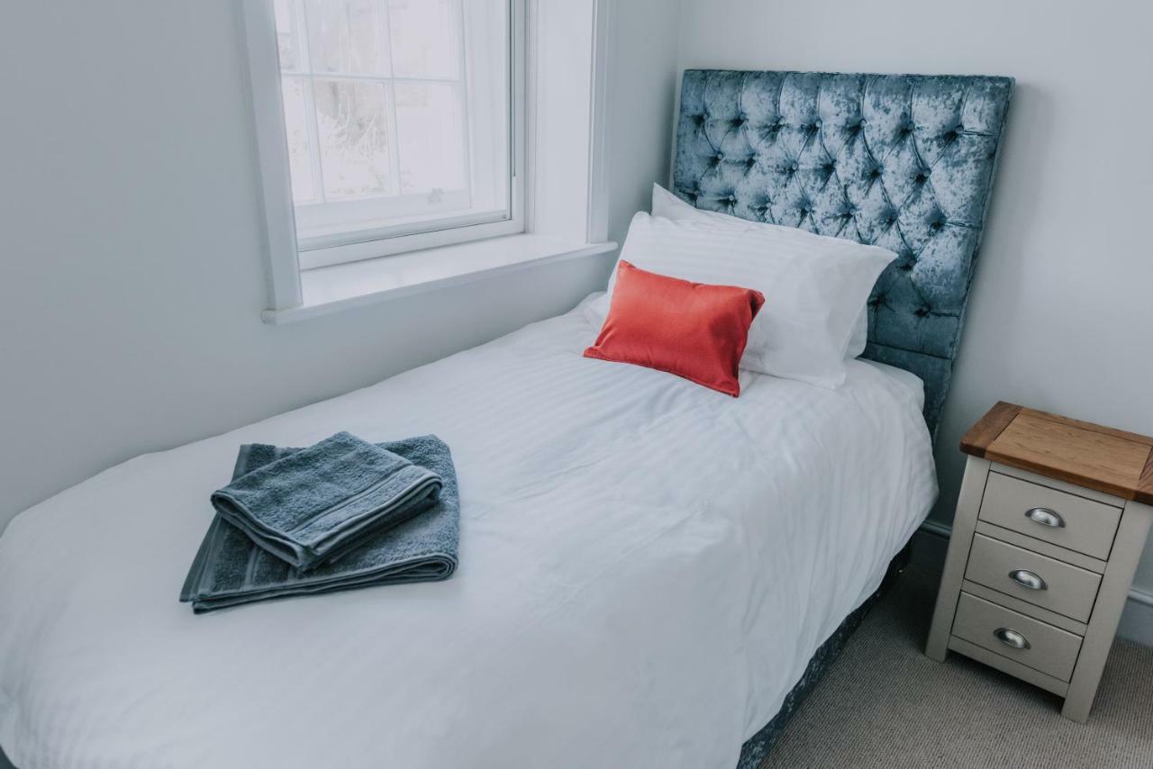 Cavendish House With Secure, Allocated Parking, 2 Mins Walk From Windsor Castle Kültér fotó