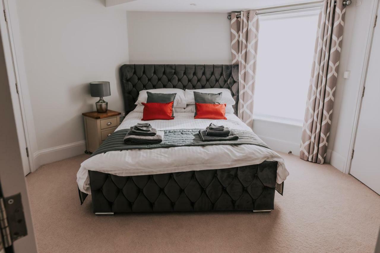 Cavendish House With Secure, Allocated Parking, 2 Mins Walk From Windsor Castle Kültér fotó